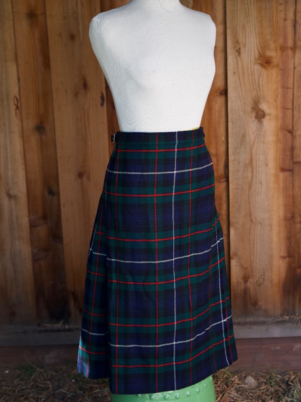 Handmade 100% Wool Tartan/Plaid Woven Wrap Kilt With Leather Straps Unisex Large